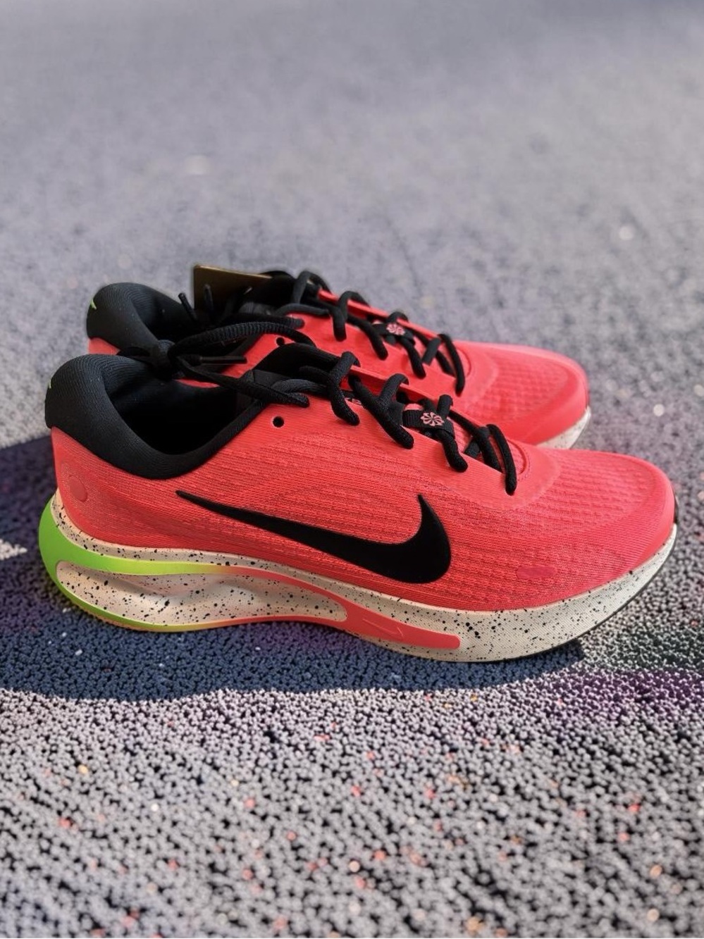 Nike Journey Run Women's Size 9 - Hot Punch / Green Strike (NIB)